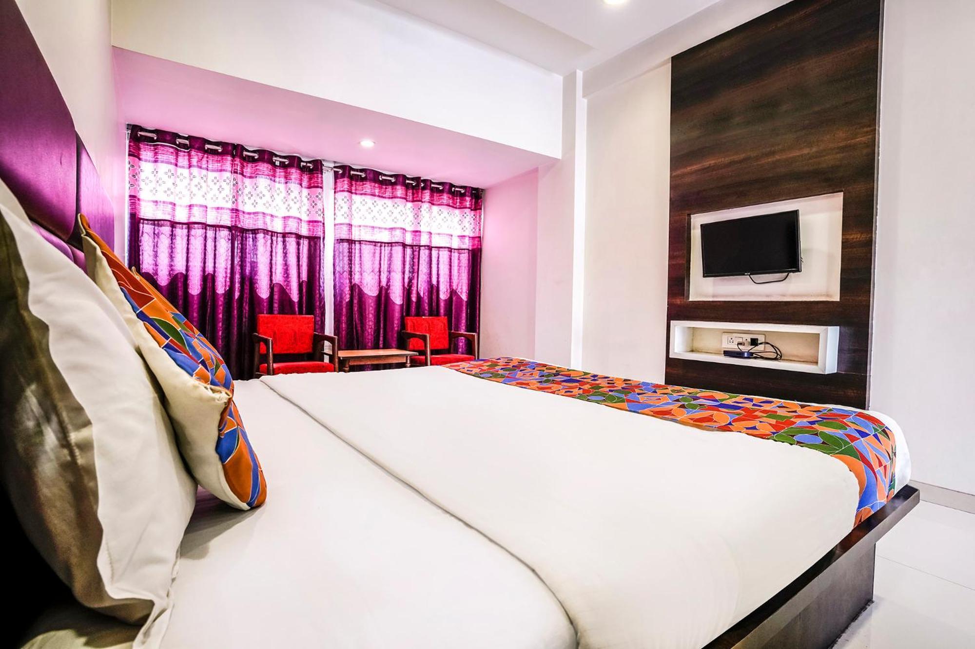 Hotel Fabexpress Raj Tourist à Nashik Extérieur photo